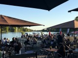 Picknick statt Parolen: Auf den Wiesen nahe des Aasees wird am 1. Mai gemeinsam gegessen.